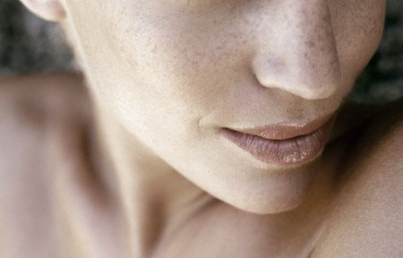Die Cremes ergebnisreich von den Pigmentflecken auf